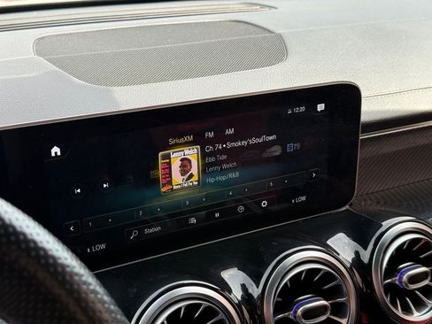 Used 2021 Mercedes-Benz GLB 35 AMG 4MATIC image 27