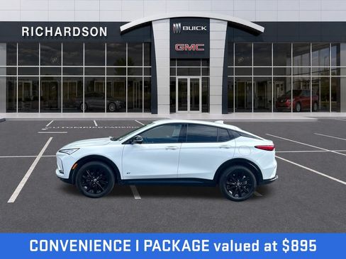 Used 2025 Buick Envista Sport Touring w/ Convenience I Package FWD image 2