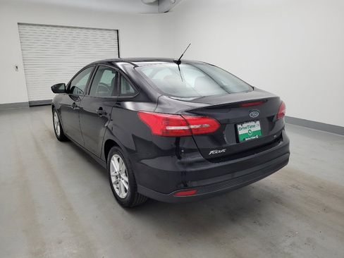 Used 2017 Ford Focus SE FWD image 5