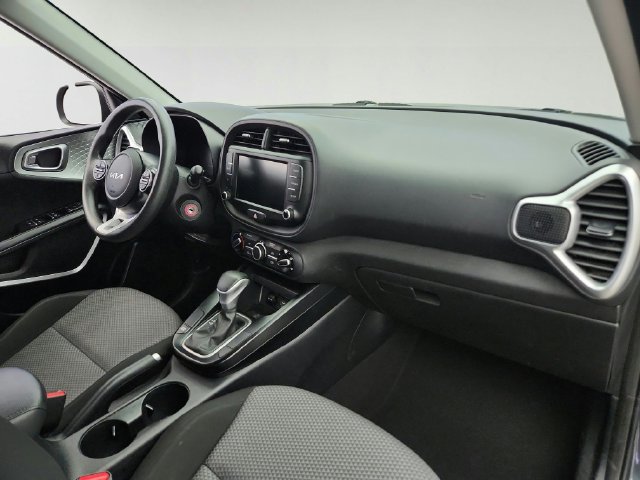 Used 2024 Kia Soul LX w/ Option Group 015 FWD image 23