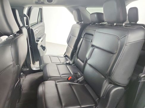 Used 2024 Ford Explorer XLT w/ Equipment Group 202A image 35