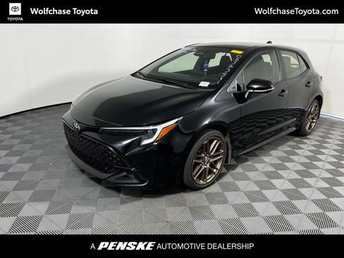 Used 2025 Toyota Corolla Hatchback FWD image 1