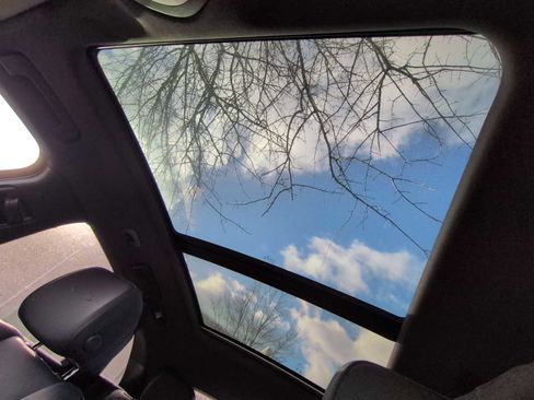 Used 2023 Porsche Macan GTS image 10