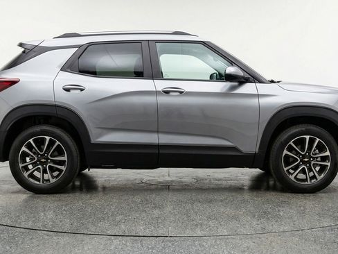 Used 2025 Chevrolet TrailBlazer LT AWD/4WD image 11