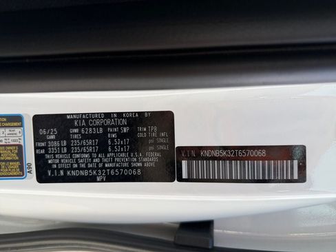 Used 2026 Kia Carnival FWD image 36