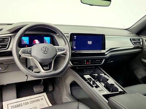 Used 2024 Volkswagen Atlas Cross Sport SE FWD image 12