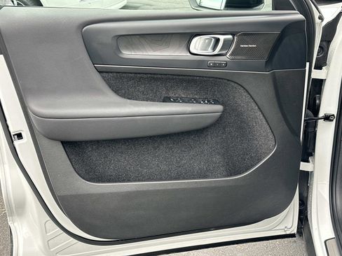 Certified 2024 Volvo XC40 Recharge Ultimate w/ Protection Package Premier image 15