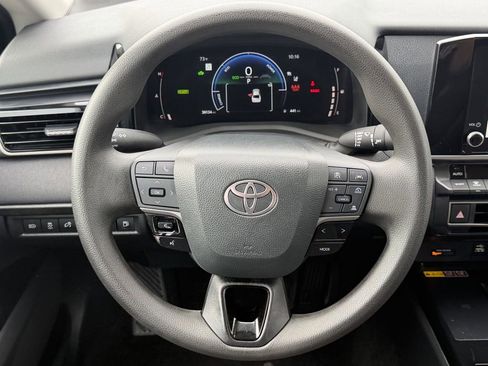Used 2025 Toyota Camry LE FWD image 15