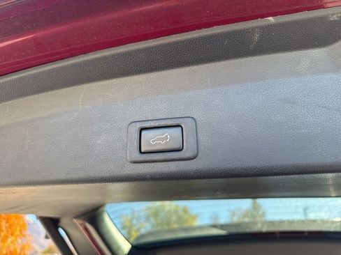 Used 2019 Subaru Ascent Premium image 13