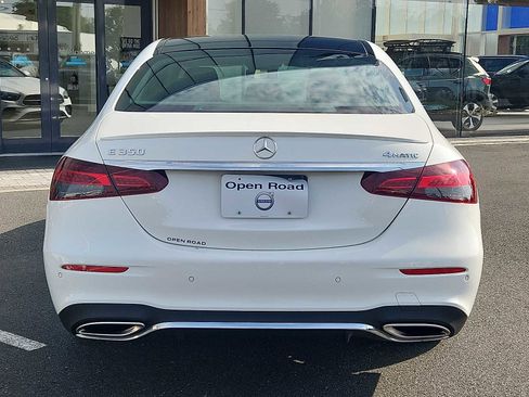 Used 2022 Mercedes-Benz E 350 4MATIC Sedan image 5