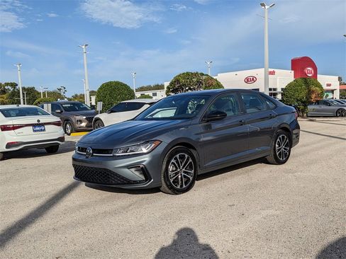 Certified 2025 Volkswagen Jetta Sport image 2