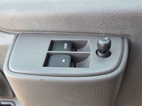 Used 2024 GMC Savana 2500 w/ Driver Convenience Package image 15