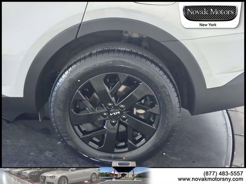 Used 2023 Kia Sorento S w/ Panoramic Sunroof Package AWD/4WD image 6