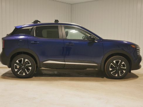 New 2026 Nissan Kicks SV image 4