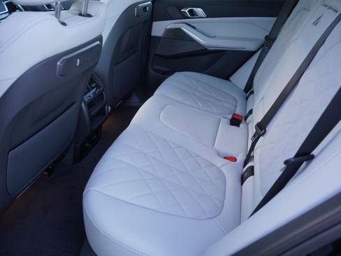 Used 2025 BMW X5 xDrive50e w/ Premium Package image 19