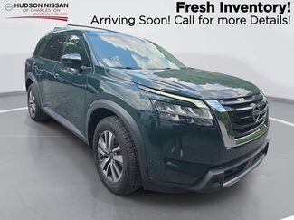 Used 2023 Nissan Pathfinder SL AWD/4WD 360° Tour