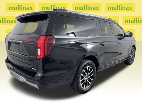 Certified 2025 Ford Expedition Max Platinum image 4