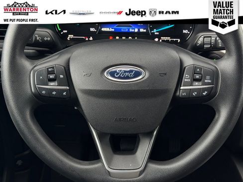 Used 2022 Ford Escape SE image 22