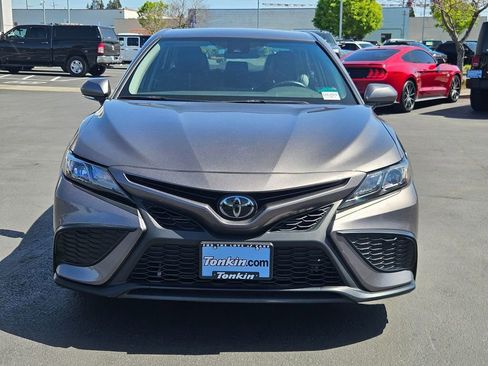 Used 2024 Toyota Camry SE FWD image 9