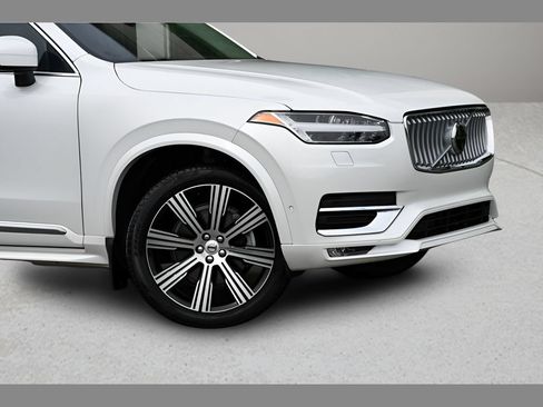 Used 2024 Volvo XC90 B6 Plus w/ Protection Package Premier AWD/4WD image 10