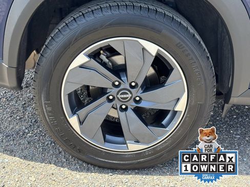 Used 2024 Nissan Rogue SV FWD image 11
