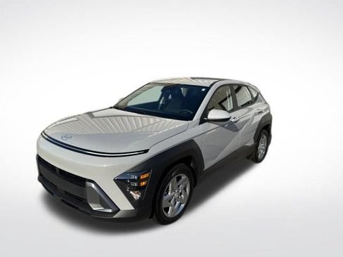 Used 2025 Hyundai Kona SE FWD image 7
