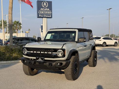 Used 2023 Ford Bronco Wildtrak image 23