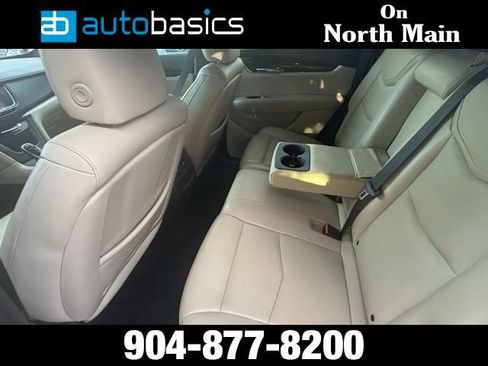 Used 2017 Cadillac XT5 FWD image 22