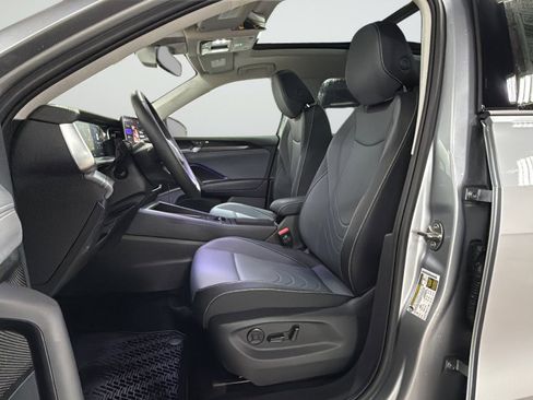 New 2026 Volkswagen Tiguan SE AWD/4WD image 39