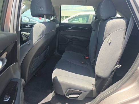 Used 2017 Kia Sorento FWD image 14