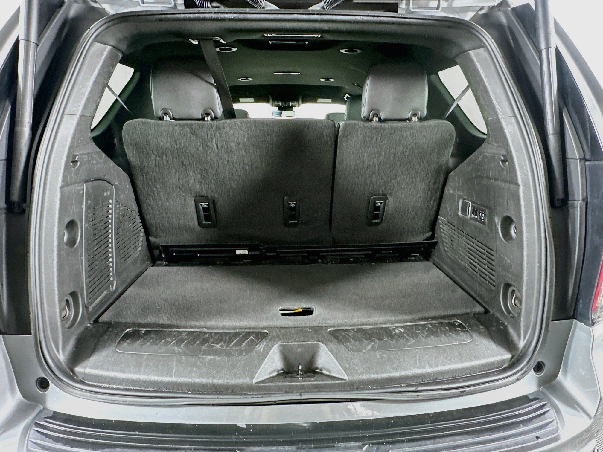 Used 2023 Chevrolet Tahoe LT w/ Luxury Package RWD image 30