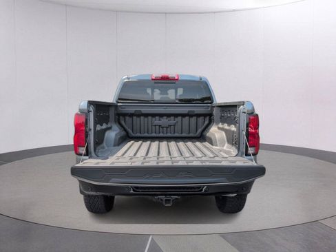 Used 2025 Chevrolet Colorado ZR2 w/ Technology Package AWD/4WD image 5
