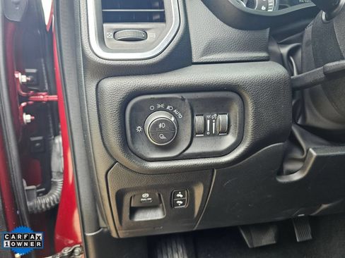 Used 2025 RAM 1500 Laramie AWD/4WD image 16
