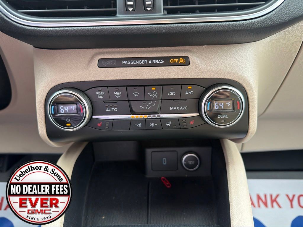 Used 2020 Ford Escape Titanium AWD/4WD image 22