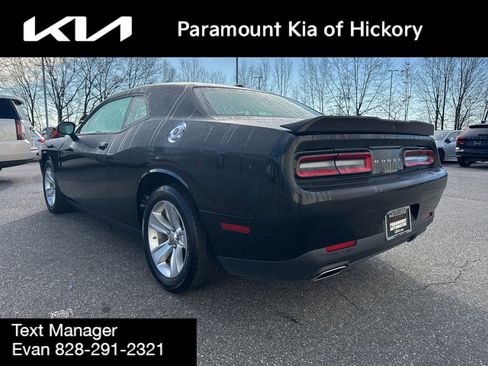 Used 2023 Dodge Challenger SXT image 5