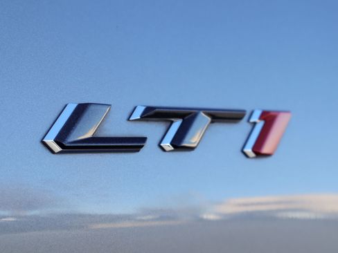 Used 2020 Chevrolet Camaro LT image 37