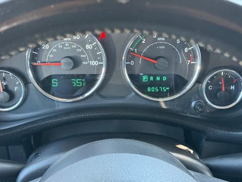 Used 2018 Jeep Wrangler Unlimited Sport w/ Connectivity Group AWD/4WD image 18