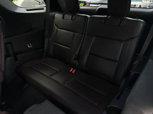 Used 2025 Ford Explorer Platinum RWD image 17