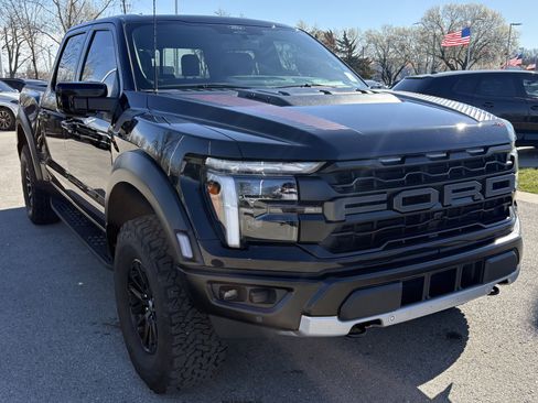 Used 2025 Ford F150 Raptor AWD/4WD image 38