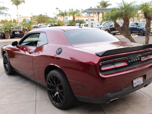 Used 2020 Dodge Challenger SXT image 7