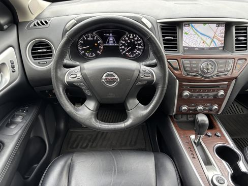 Used 2019 Nissan Pathfinder Platinum image 24
