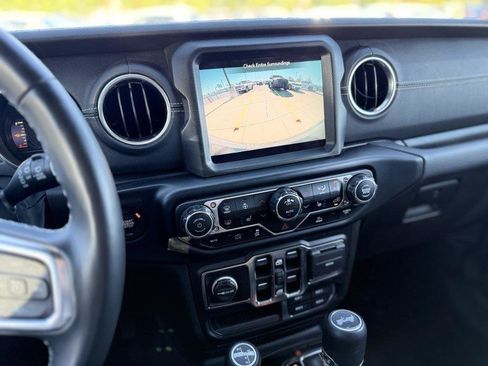 Used 2022 Jeep Wrangler Unlimited Sahara w/ Cold Weather Group image 34