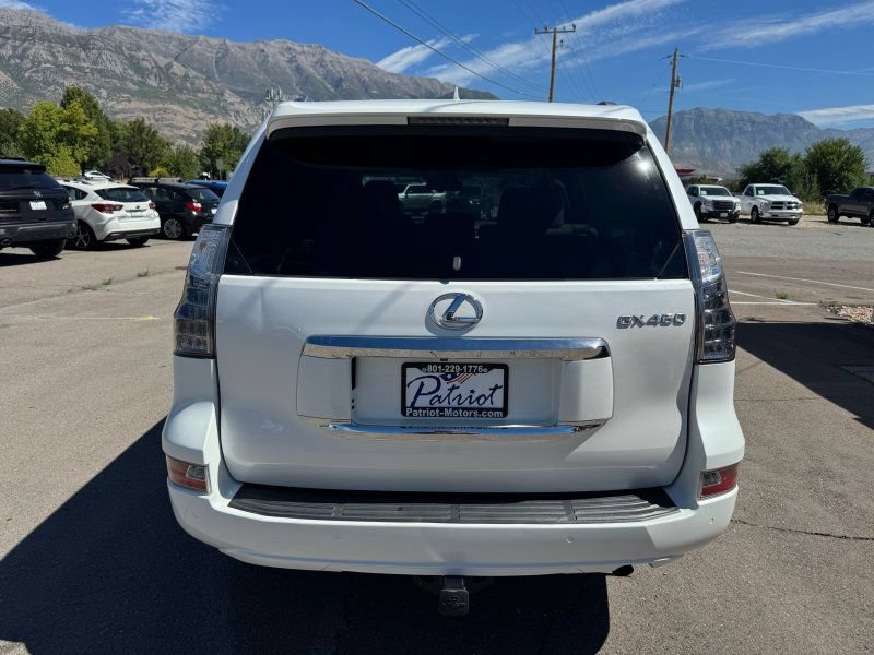Used 2014 Lexus GX 460 w/ Premium Package AWD/4WD image 4
