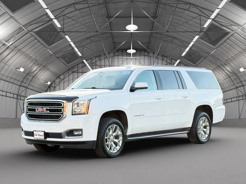 Used 2016 GMC Yukon XL SLT w/ Open Road Package AWD/4WD image 3