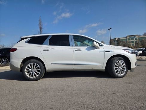 Used 2019 Buick Enclave Premium w/ Experience Buick Package FWD image 27
