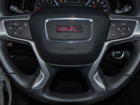 Used 2022 GMC Terrain SLE w/ Driver Convenience Package image 11