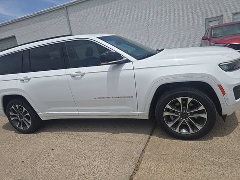 Used 2024 Jeep Grand Cherokee L Overland AWD/4WD image 3