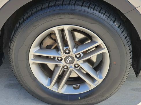 Used 2018 Hyundai Santa Fe Sport FWD image 30