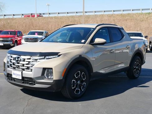 Used 2023 Hyundai Santa Cruz SEL Premium AWD/4WD image 2