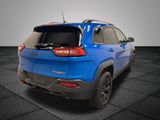 Used 2018 Jeep Cherokee Trailhawk image 6
